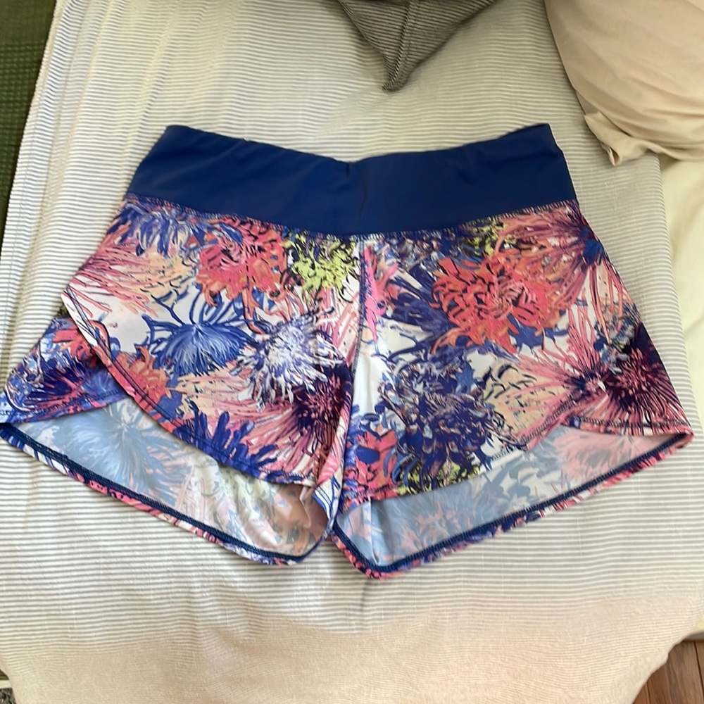 Calia by Carrie Underwood Lined Petal Hem Short - Floral Print